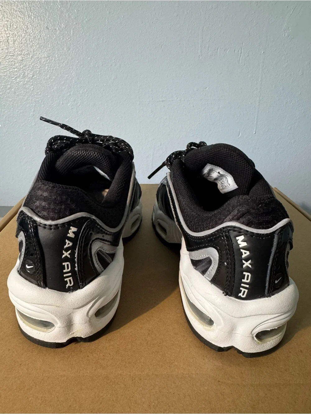 Nike Black and White Air Max Tailwind Size 7.5